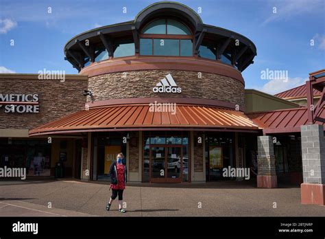 adidas outlet portland oregon|adidas woodburn oregon outlet.